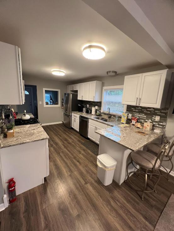 Charming And Happy Walled Lake Mi Cottage Нови Экстерьер фото